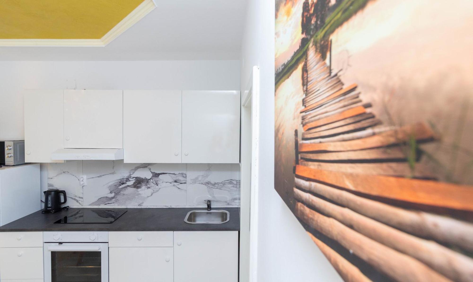 Silver Apartment *